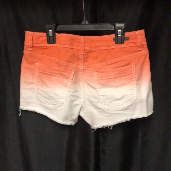 Shorts - Picture 2 of 5